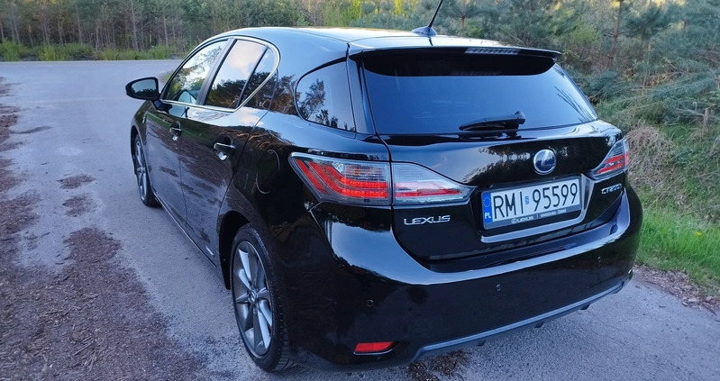 Lexus CT cena 49000 przebieg: 257000, rok produkcji 2011 z Przecław małe 137